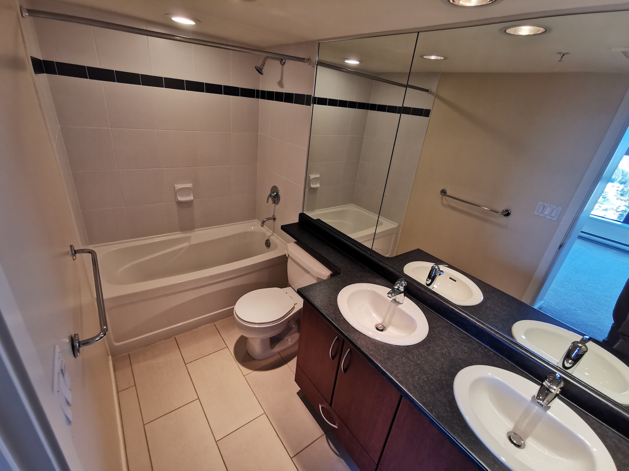 2703 7178 COLLIER STREET 12