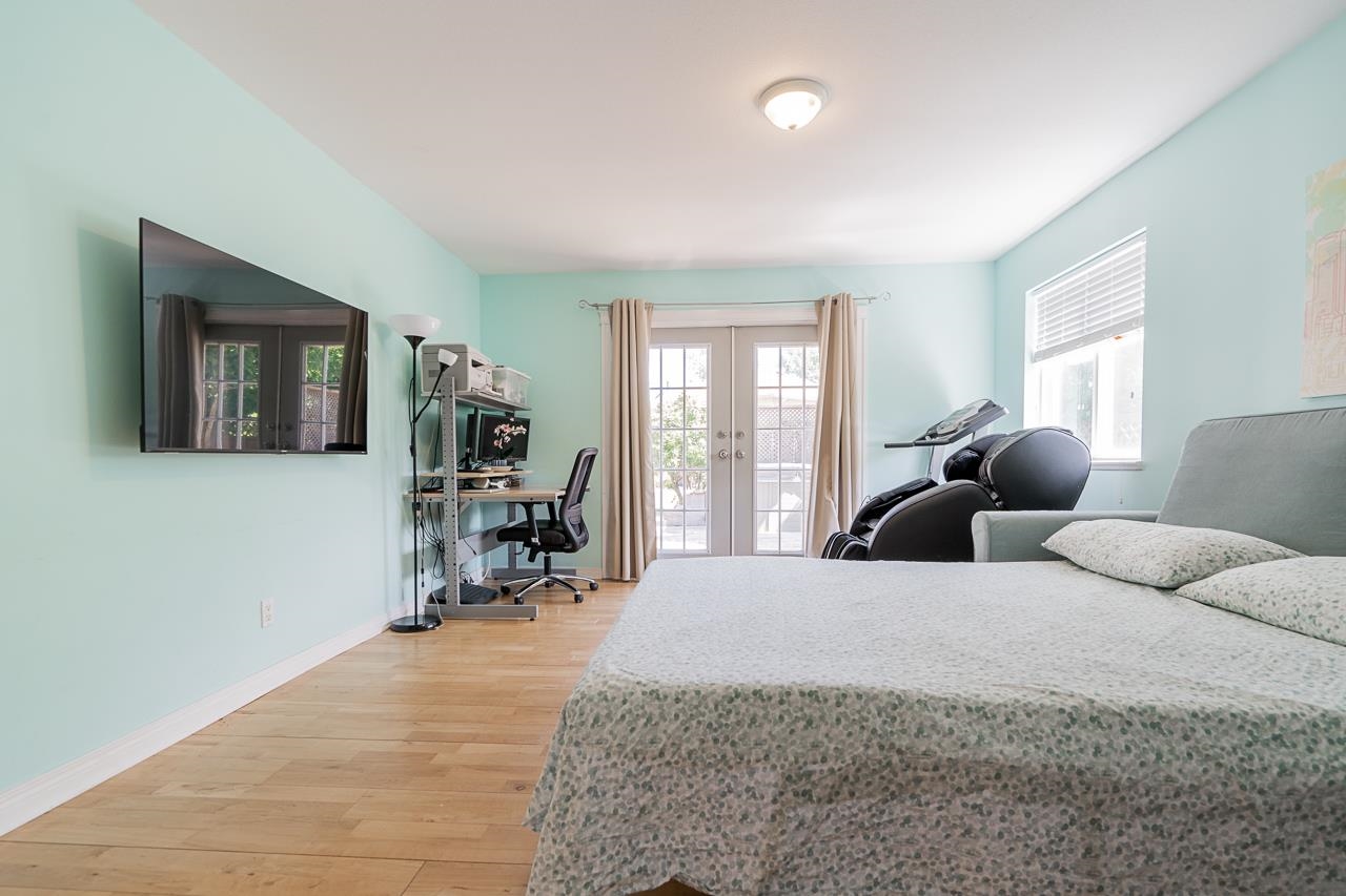 10268 167 STREET, SURREY, BC 19