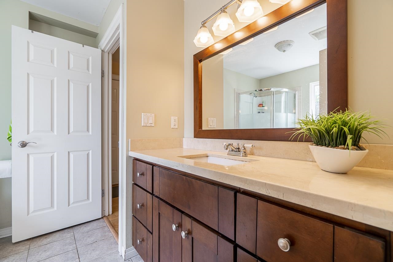 10268 167 STREET, SURREY, BC 20