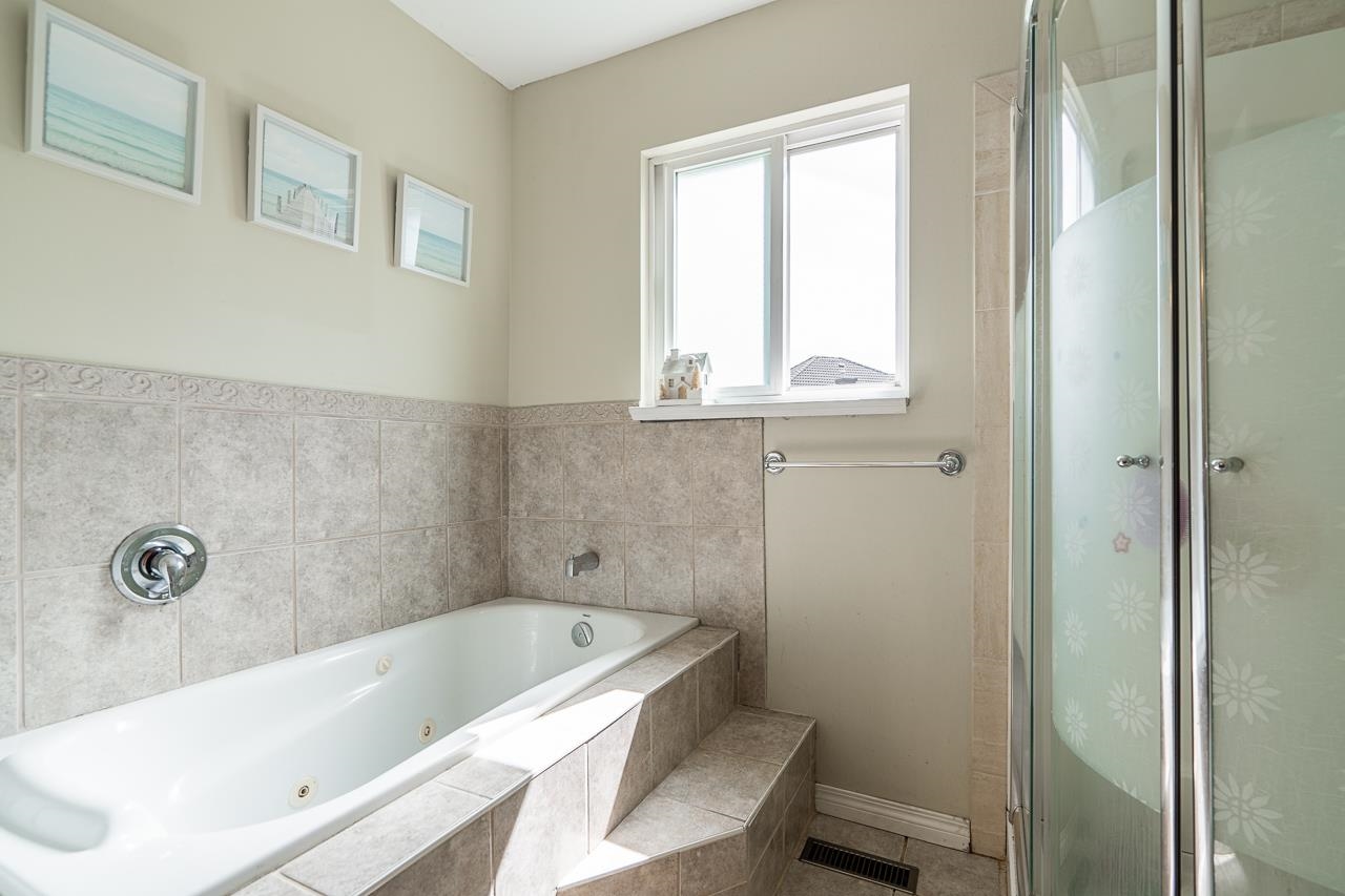 10268 167 STREET, SURREY, BC 30