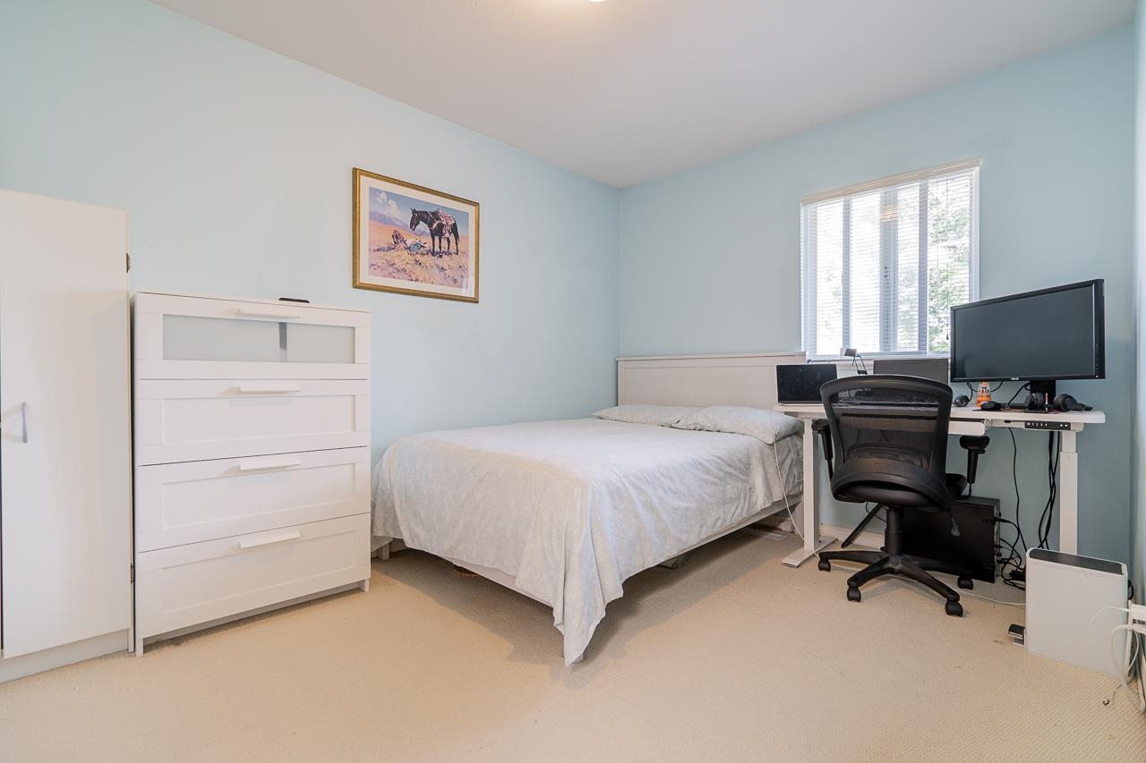 10268 167 STREET, SURREY, BC 25