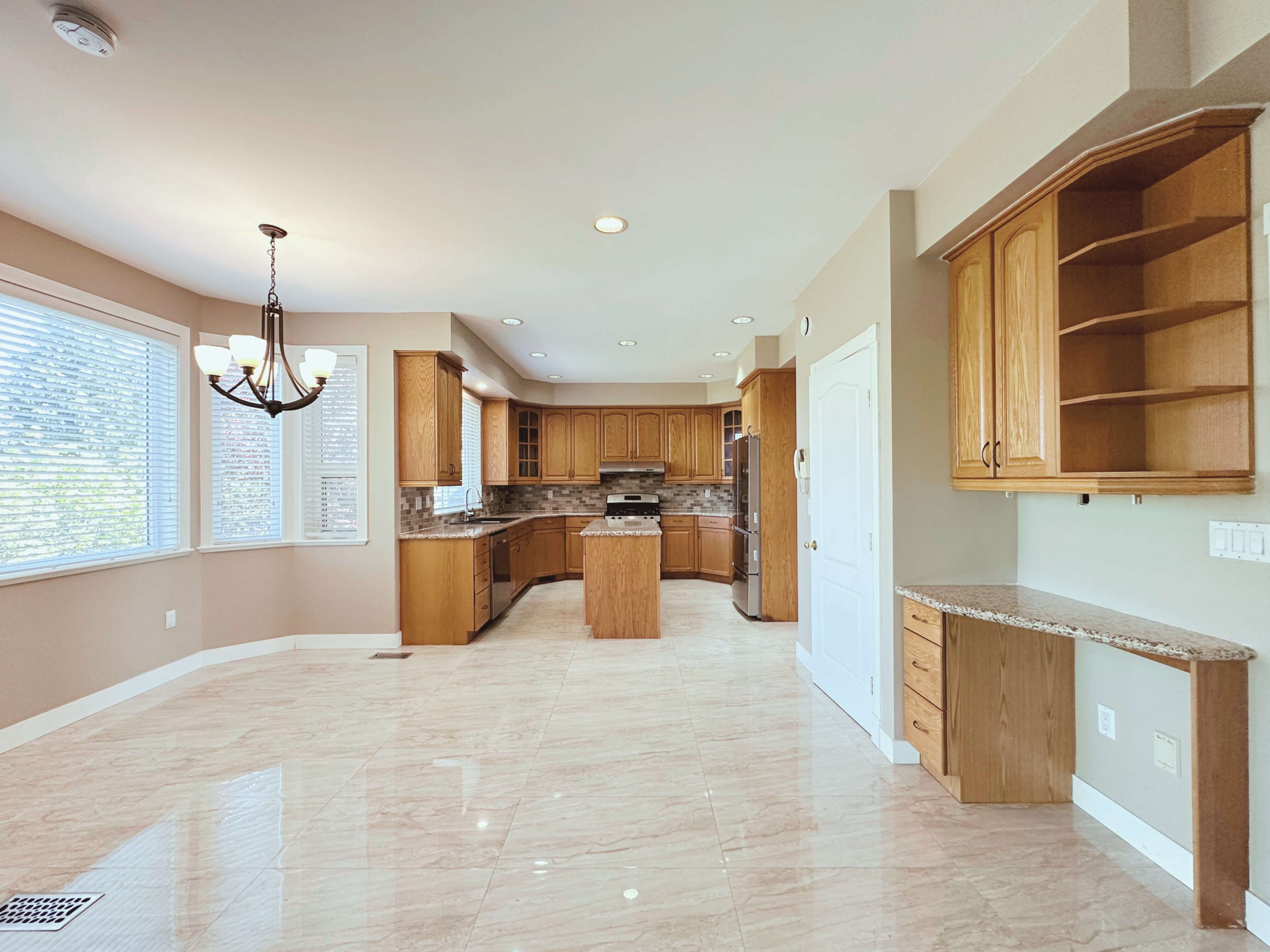 17013 104A AVENUE, SURREY, BC, 2