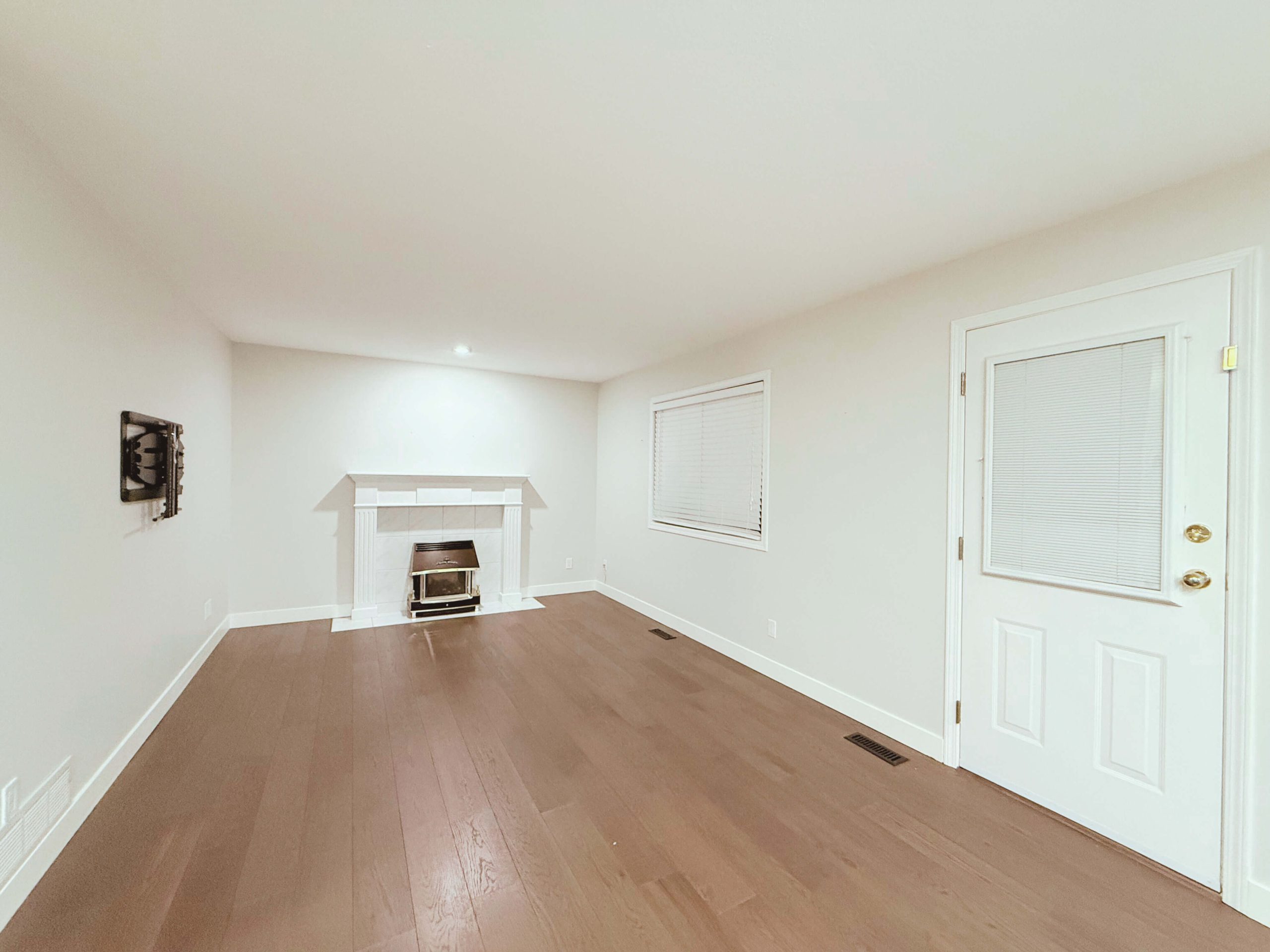 14665 84A AVENUE, SURREY, BC 5