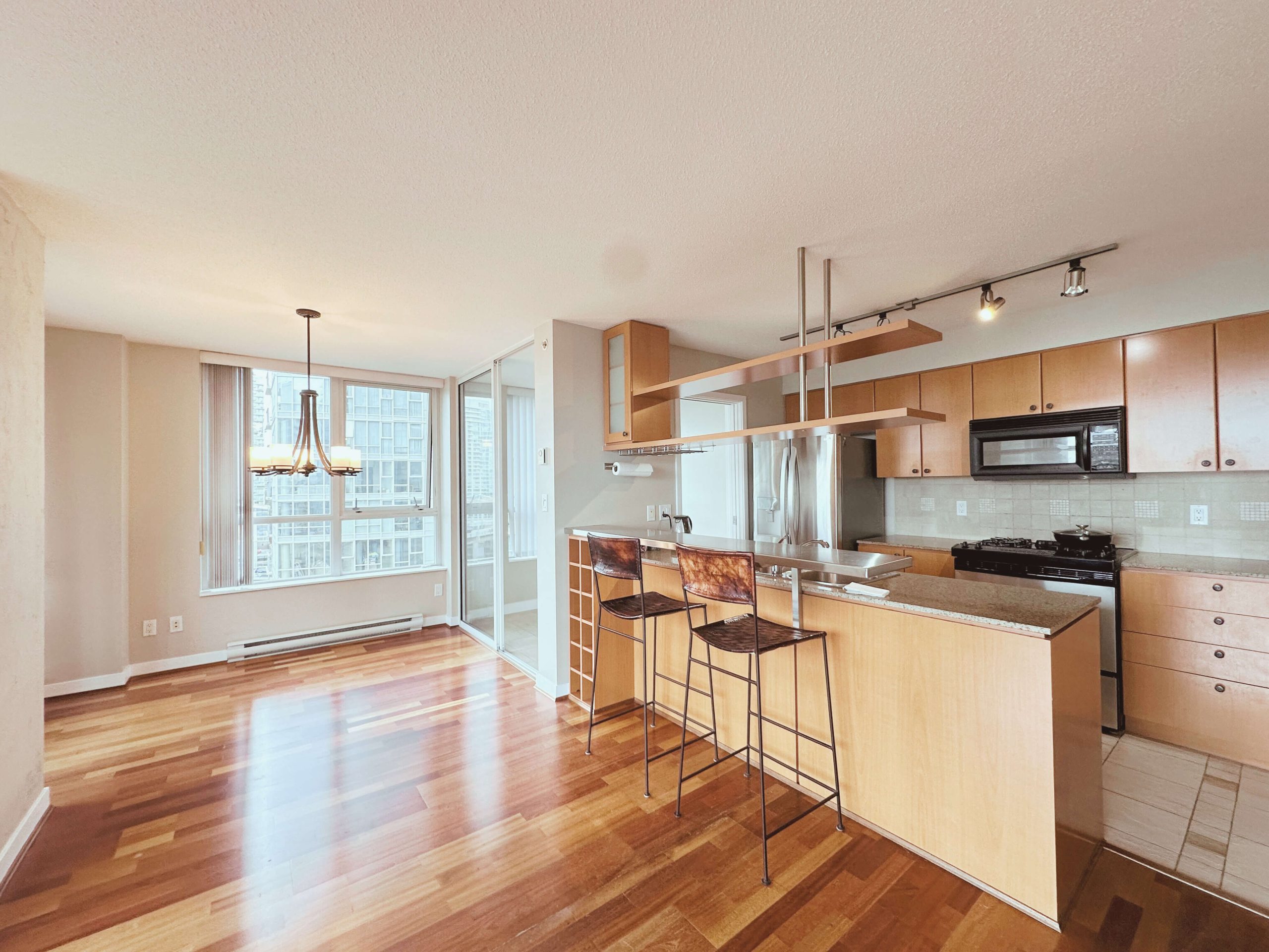 1502 1495 RICHARDS STREET, SURREY, BC 19