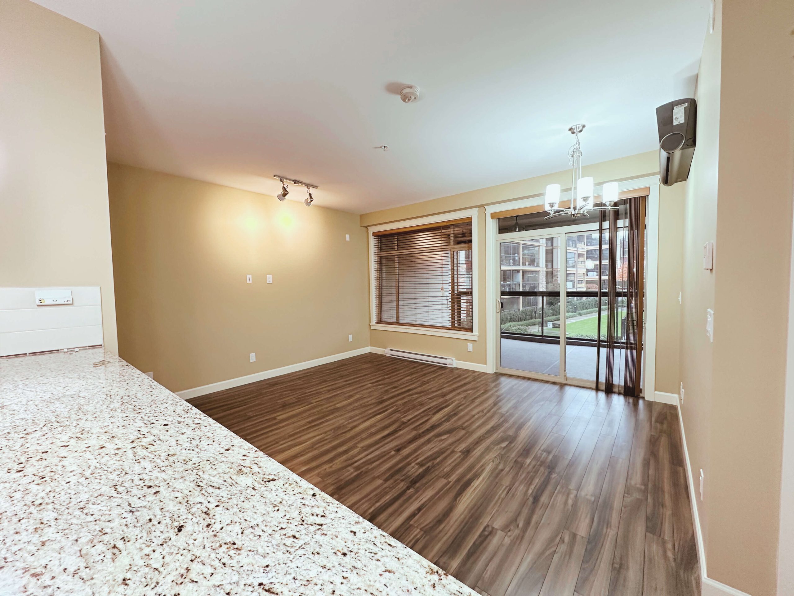 #204 32445 SIMON AVE ABBOTSFORD V2T 0G7 8