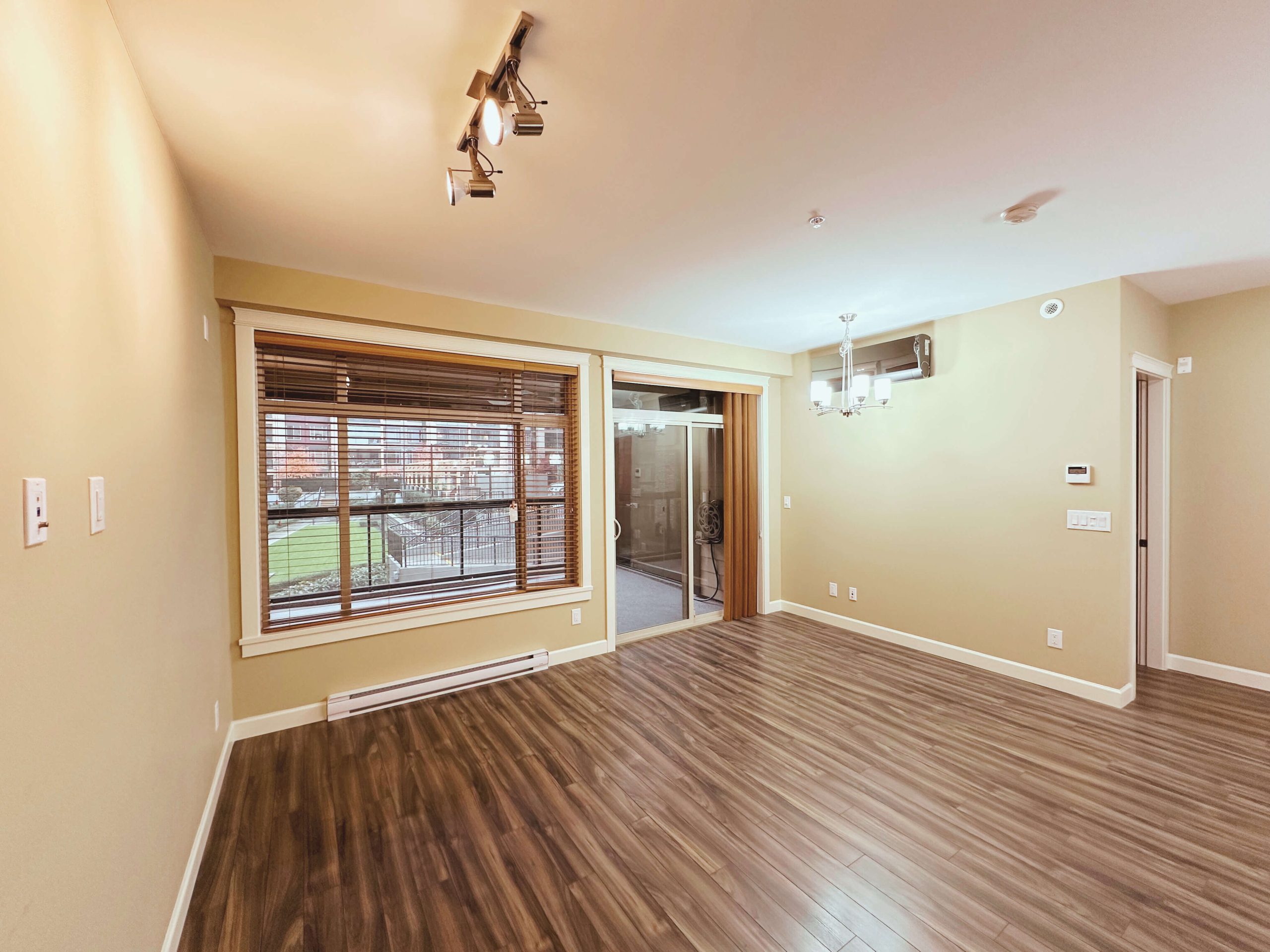 #204 32445 SIMON AVE ABBOTSFORD V2T 0G7 11
