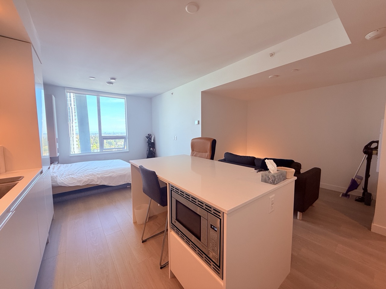 1303 6537 TELFORD AVENUE 5